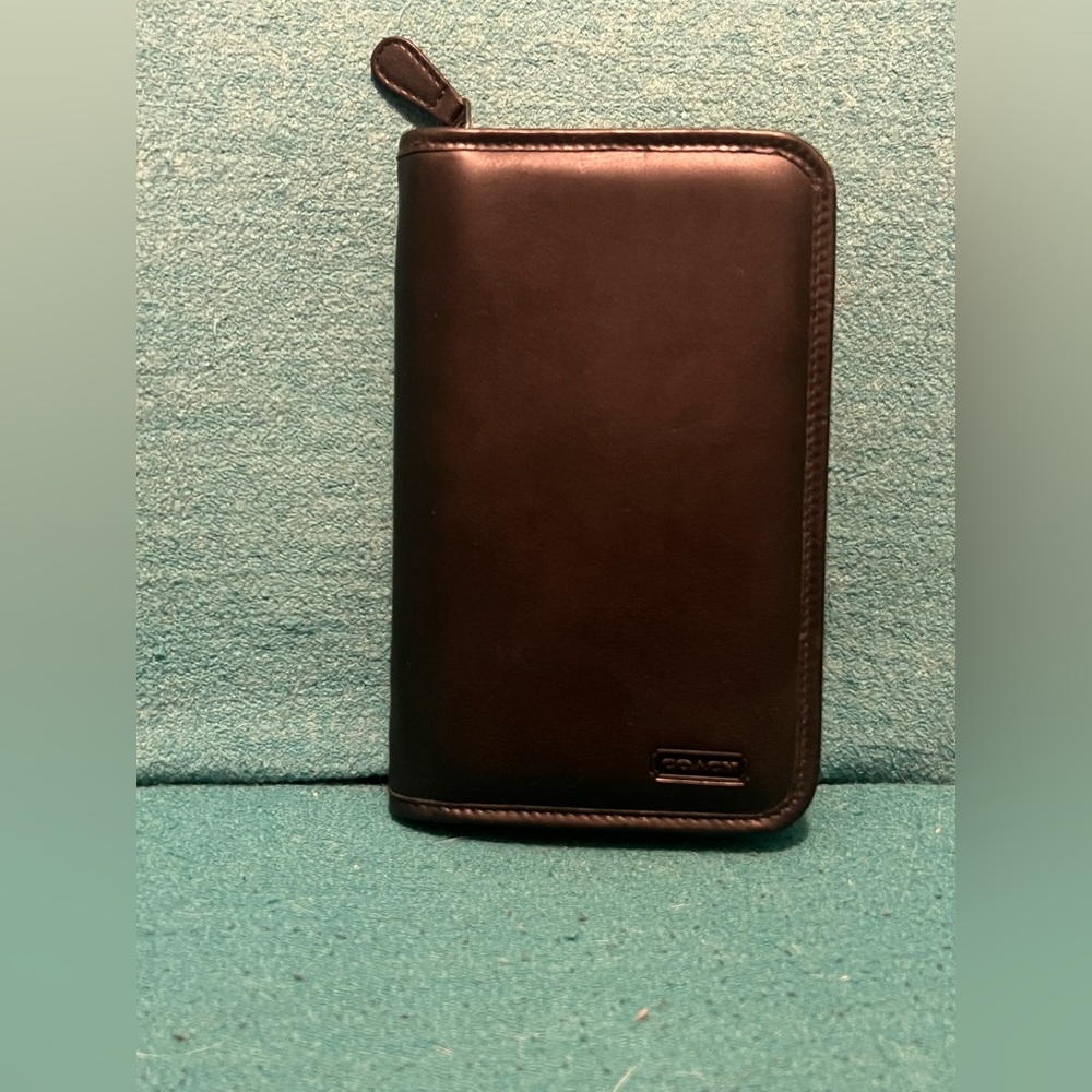 Vintage black Coach wallet/phone case with notepad